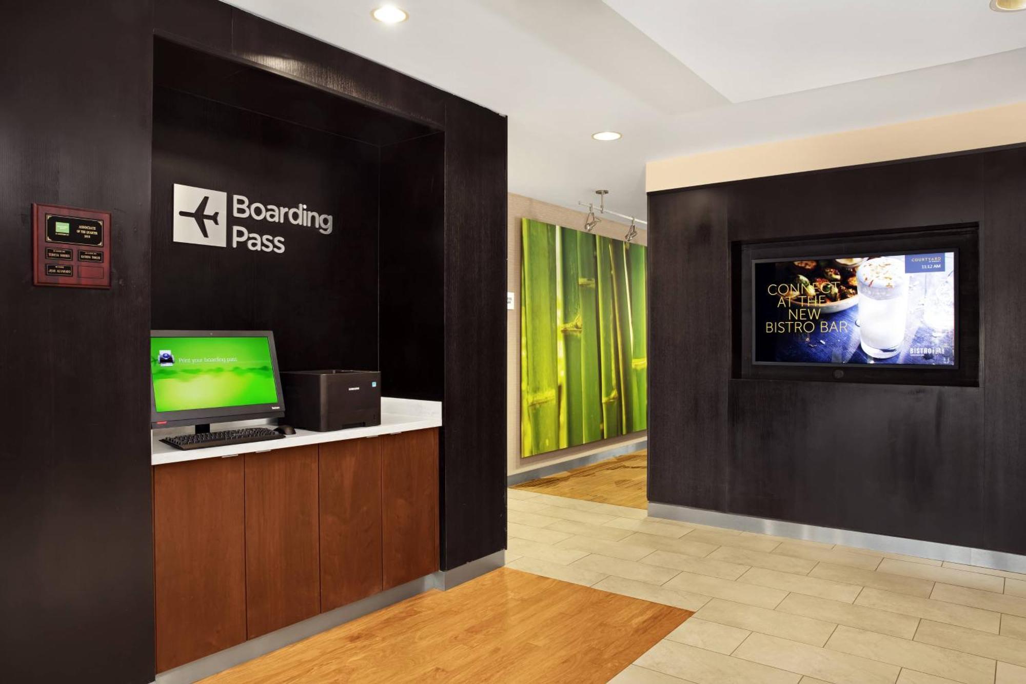 Hotel Courtyard By Marriott I-95 3*