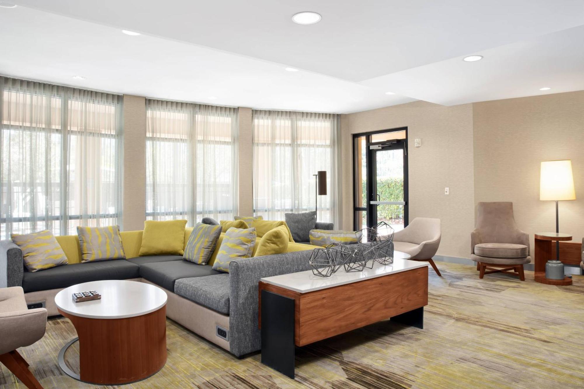 Courtyard By Marriott I-95 Hotel