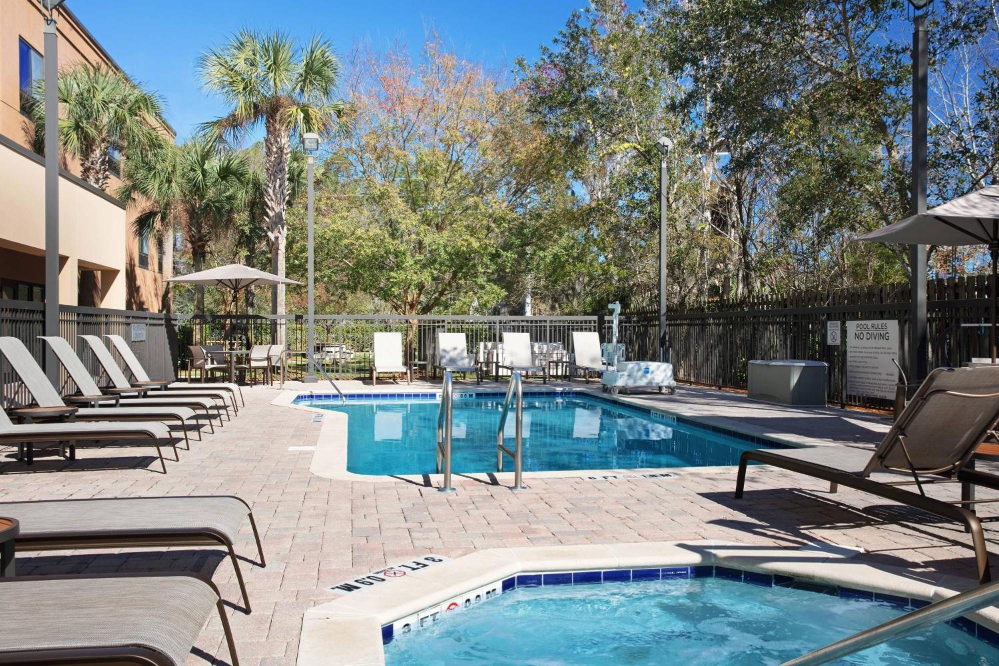 Courtyard By Marriott I-95 Hotel 3*